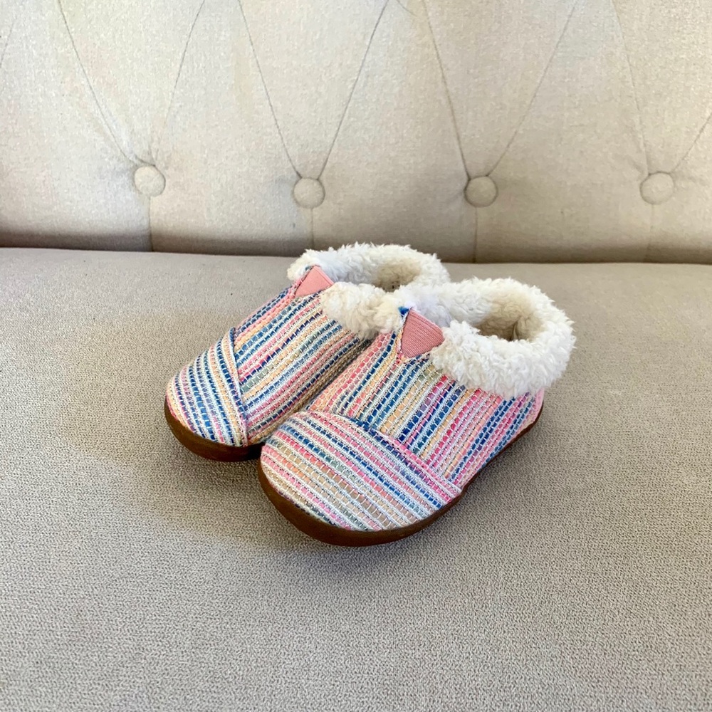 TOMS Toddler Winter Shoes Size 5 - Brand New